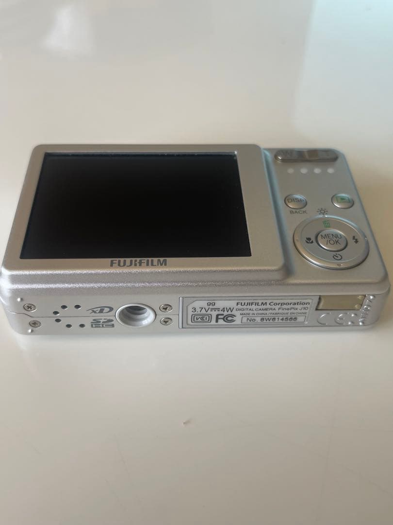 デジタルカメラ FUJIFILM finepix J10