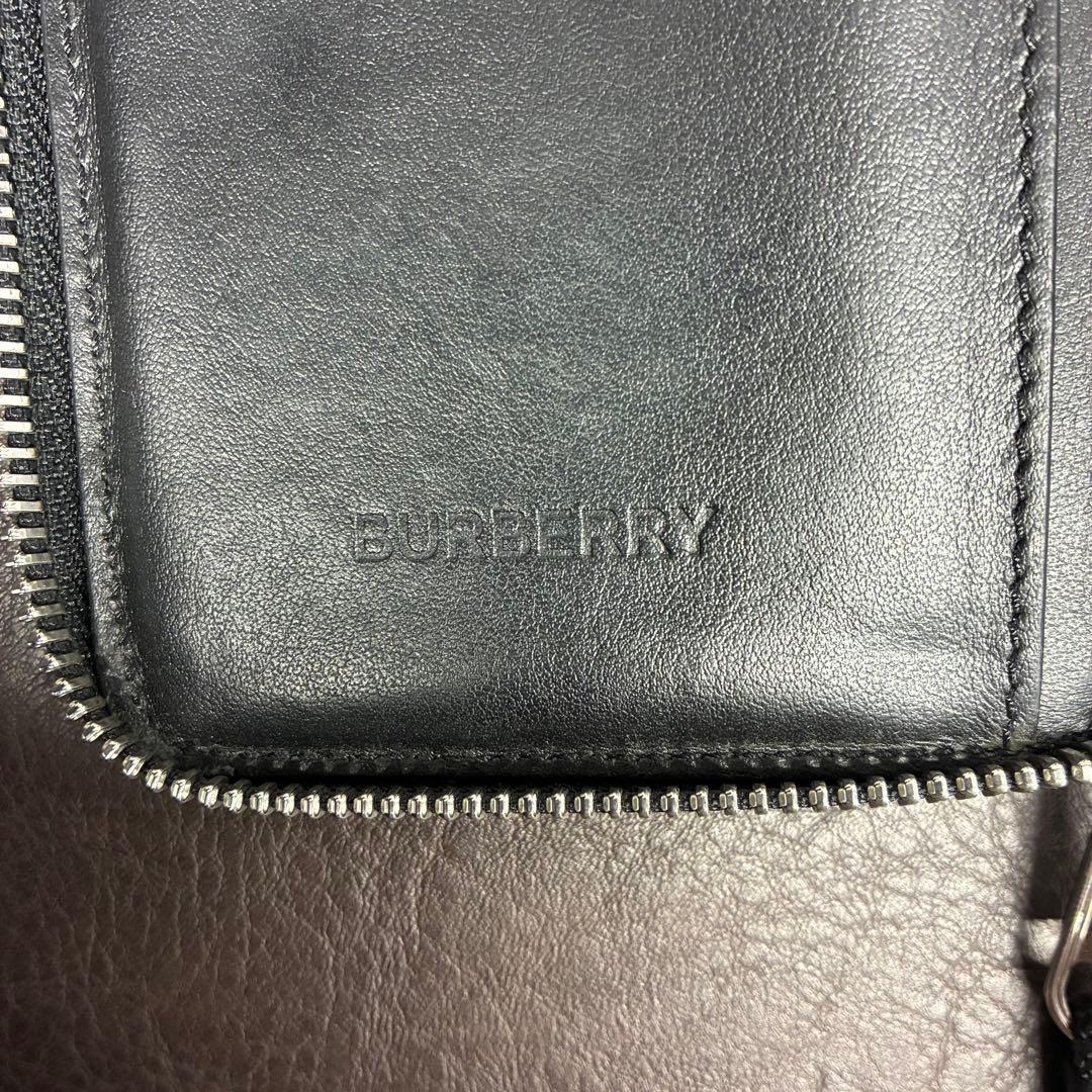 【鑑定済み・美品】Burberry TB ラウンドウォレット カラビナ付き