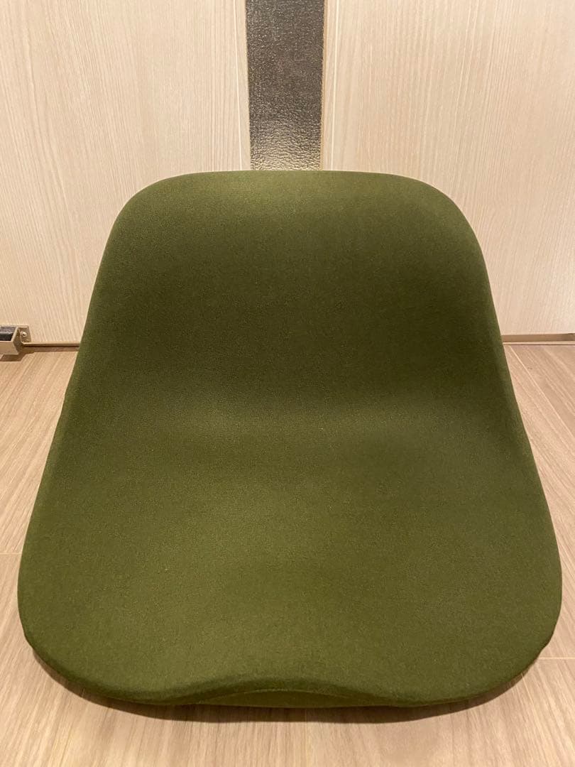 座椅子 & MEDICAL KURA SEAT HB OLIVE