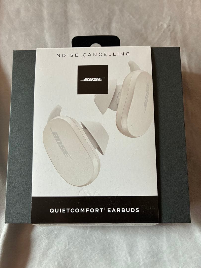 しおりんご　Bose QuietComfort Earbuds ホワイト