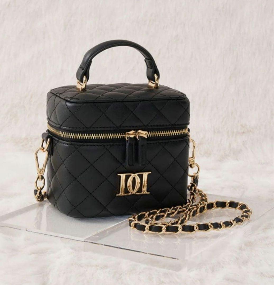 ダーリッチ 【ゴールドパーツ】キルティングスクエアミニバック