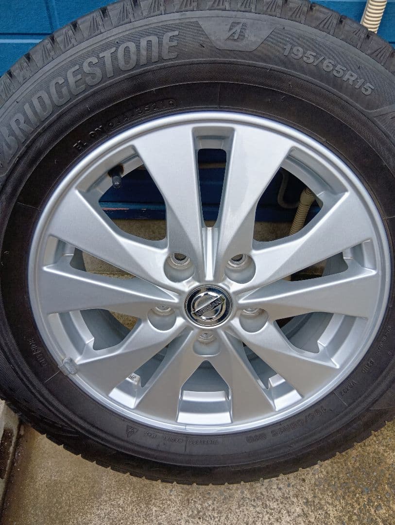 tonton　　1本 セレナC27純正15インチ＋ブリヂストンVRX3