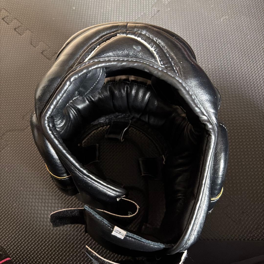 Fairtex 黒 ヘッドギア　キック、ボクシング