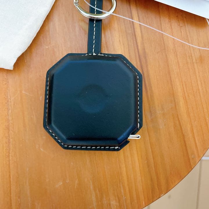 【新品未使用】A.P.C. テープメジャー 定価2万 黒 ロゴ キーホルダー