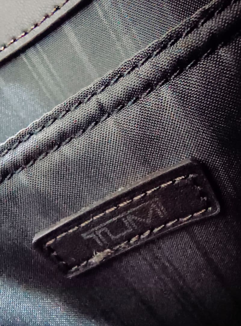 (美品)TUMI ALPHA 2 ショルダーバッグ、ポーチ ブラック 黒