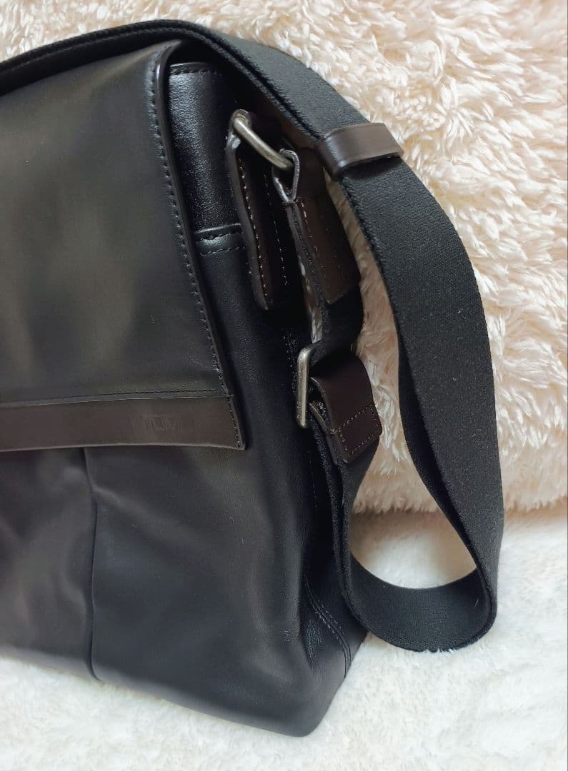 (美品)TUMI ALPHA 2 ショルダーバッグ、ポーチ ブラック 黒