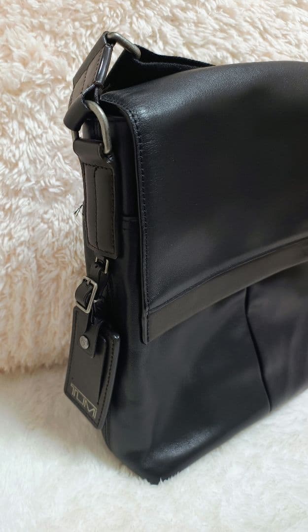 (美品)TUMI ALPHA 2 ショルダーバッグ、ポーチ ブラック 黒