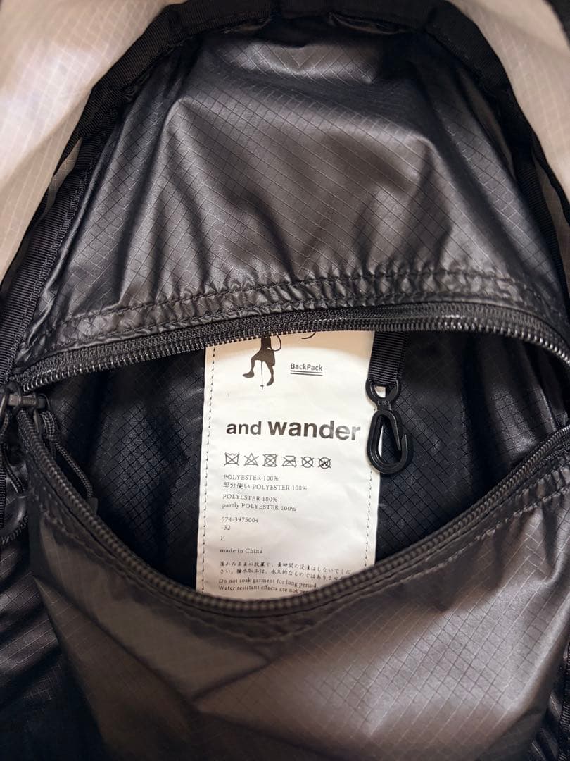 アンドワンダー and wander ECOPAK 20L daypack