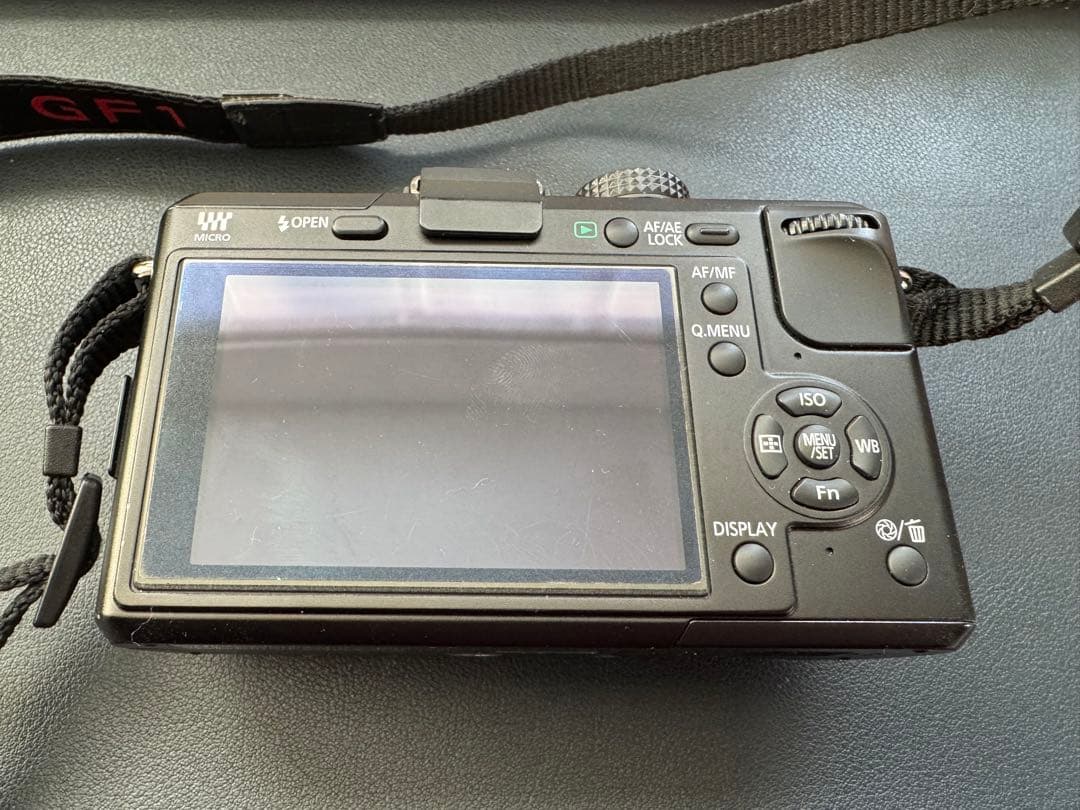 LUMIX DMC-GF1 ミラーレス一眼 本体とレンズ2本
