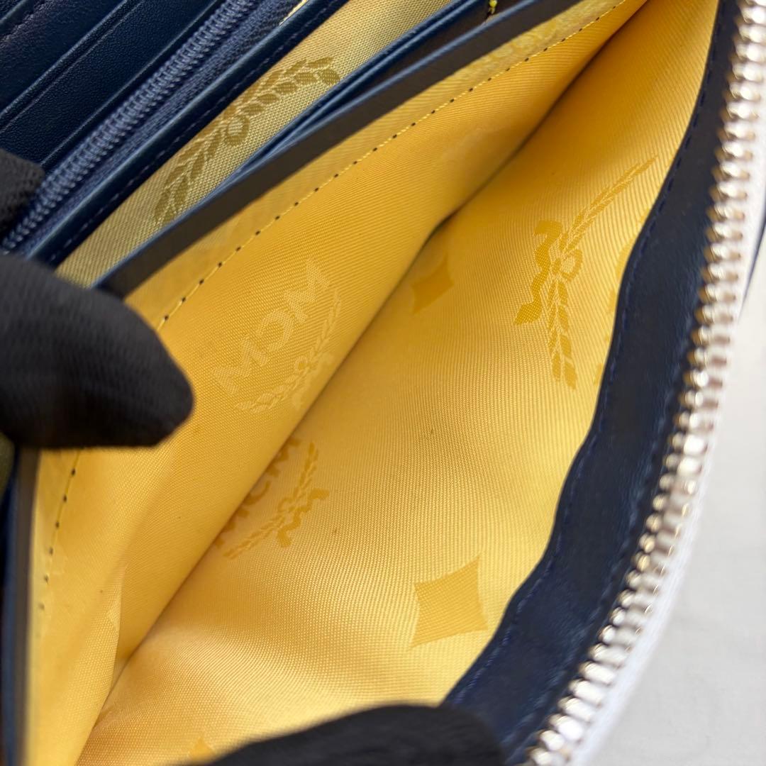 【0115M19】MCM 長財布 ホワイト ロゴデザイン 花柄 レザー