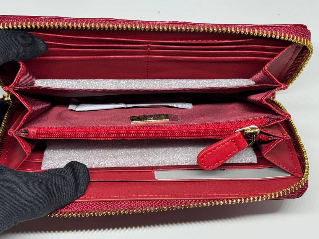 【新品未使用】Vivienne Westwood エナメル長財布 レッド