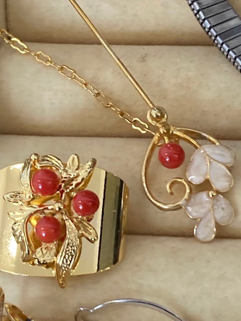 遺品整理 ネックレス 指輪 金杯 パール　ブローチ　腕時計　SEIKO