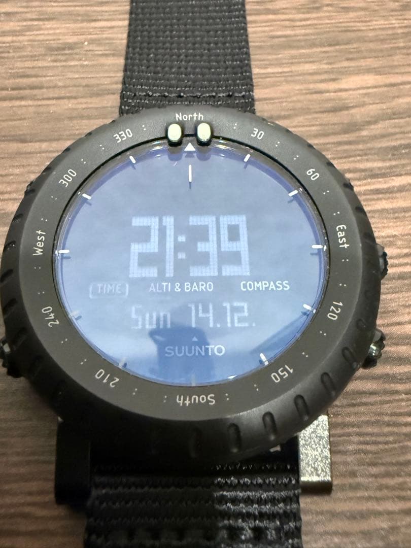 SUUNTO CORE ALPHA STEALTH スント アルファ 腕時計