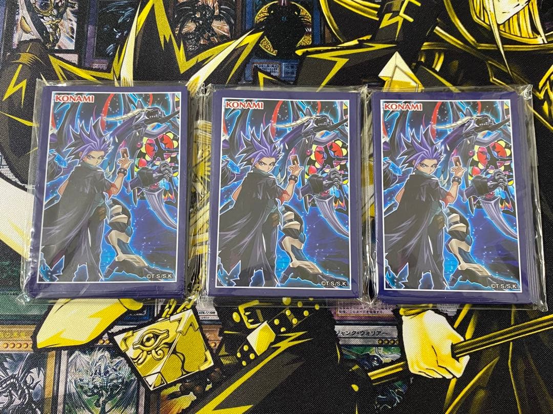 遊戯王 ユート&ダークレクイエム スリーブ 未開封 3個