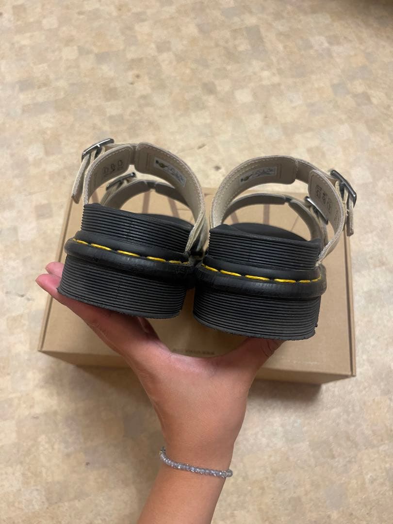 ⭐︎値下げ中⭐︎Dr. Martens MYLES スライド サンダル