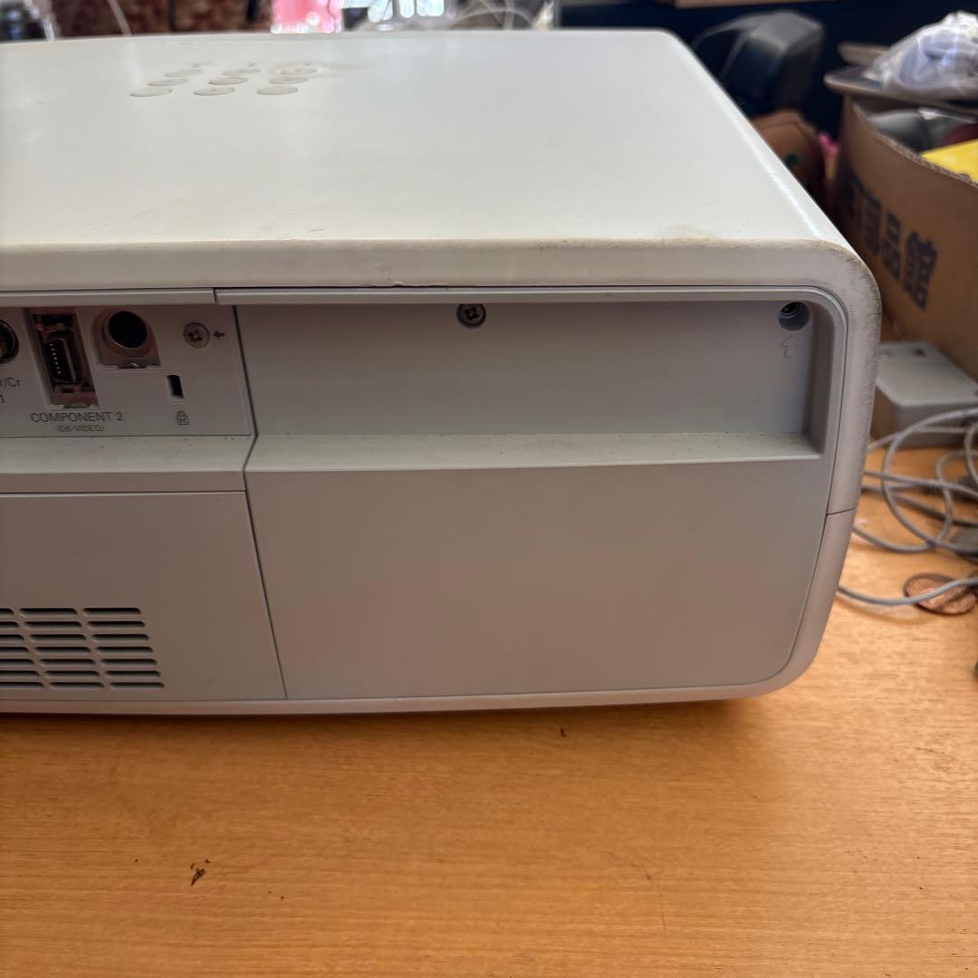 SANYO LP-Z2000 プロジェクター本体のみ