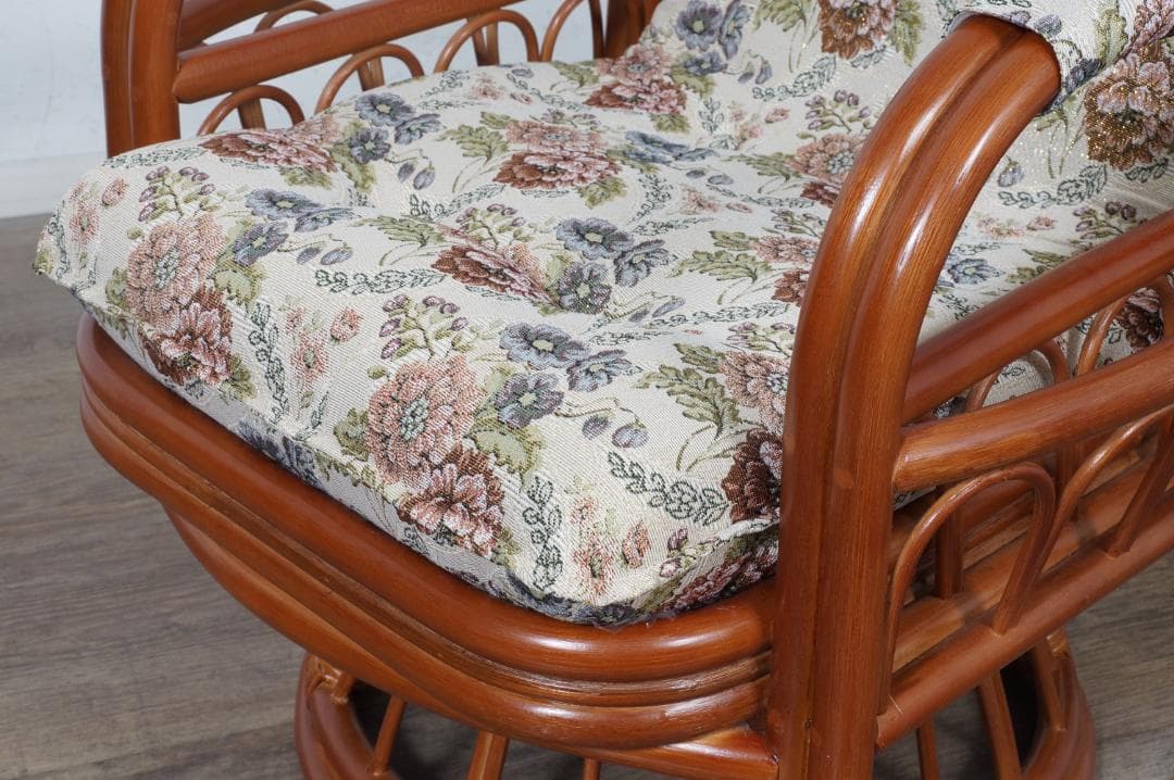 アジアンテイスト　高級籐　ギア回転リクライニング座椅子