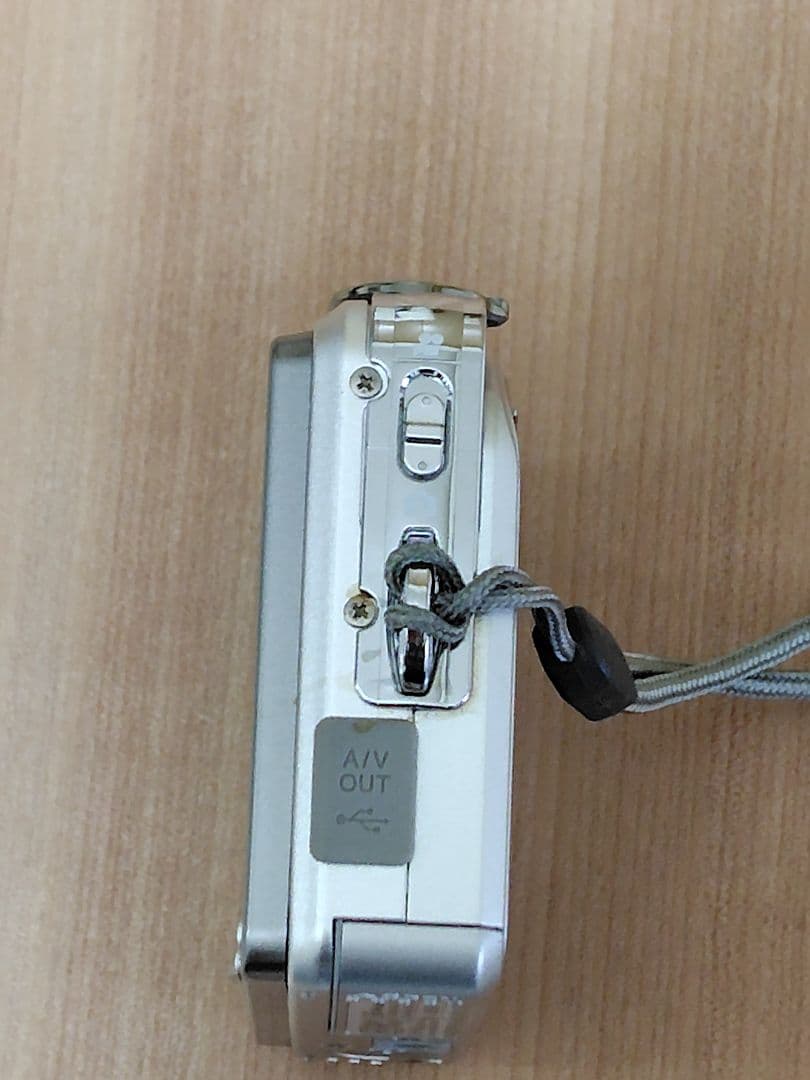 動作確認済み☆ FUJIFILM FinePix V10　デジカメ