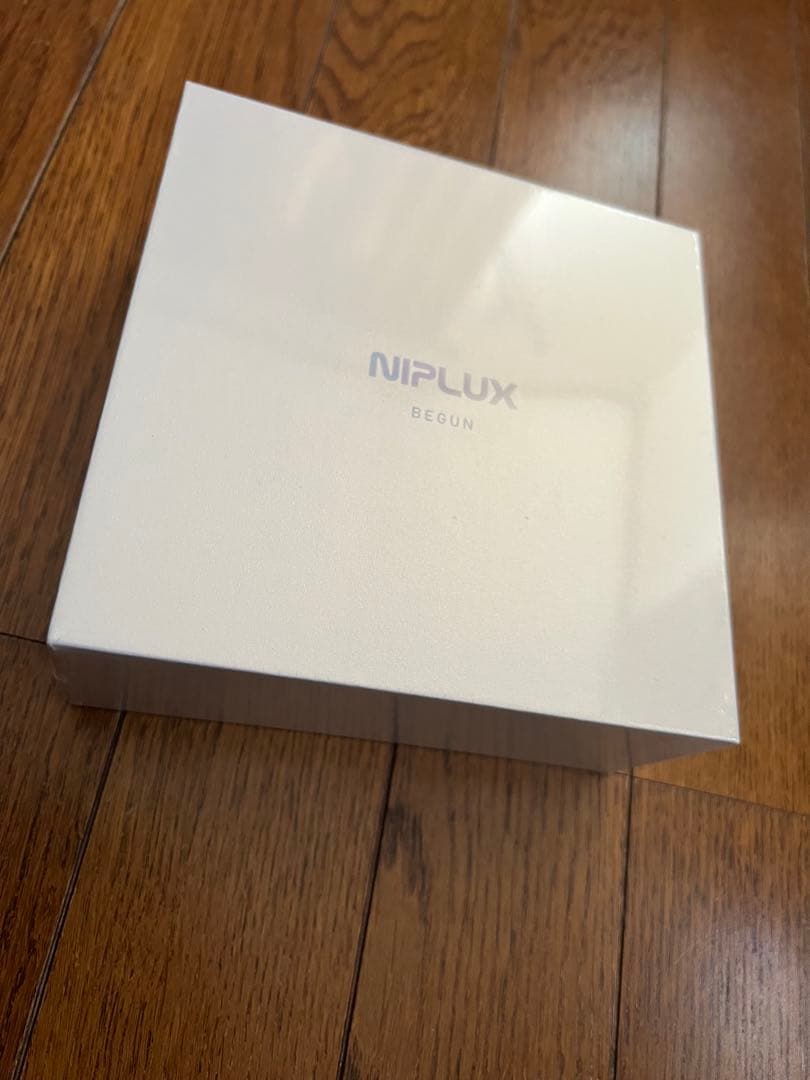 新品　未開封　NIPLUX　BEGUN　NP‐BG25W　ニップラックス　美顔器