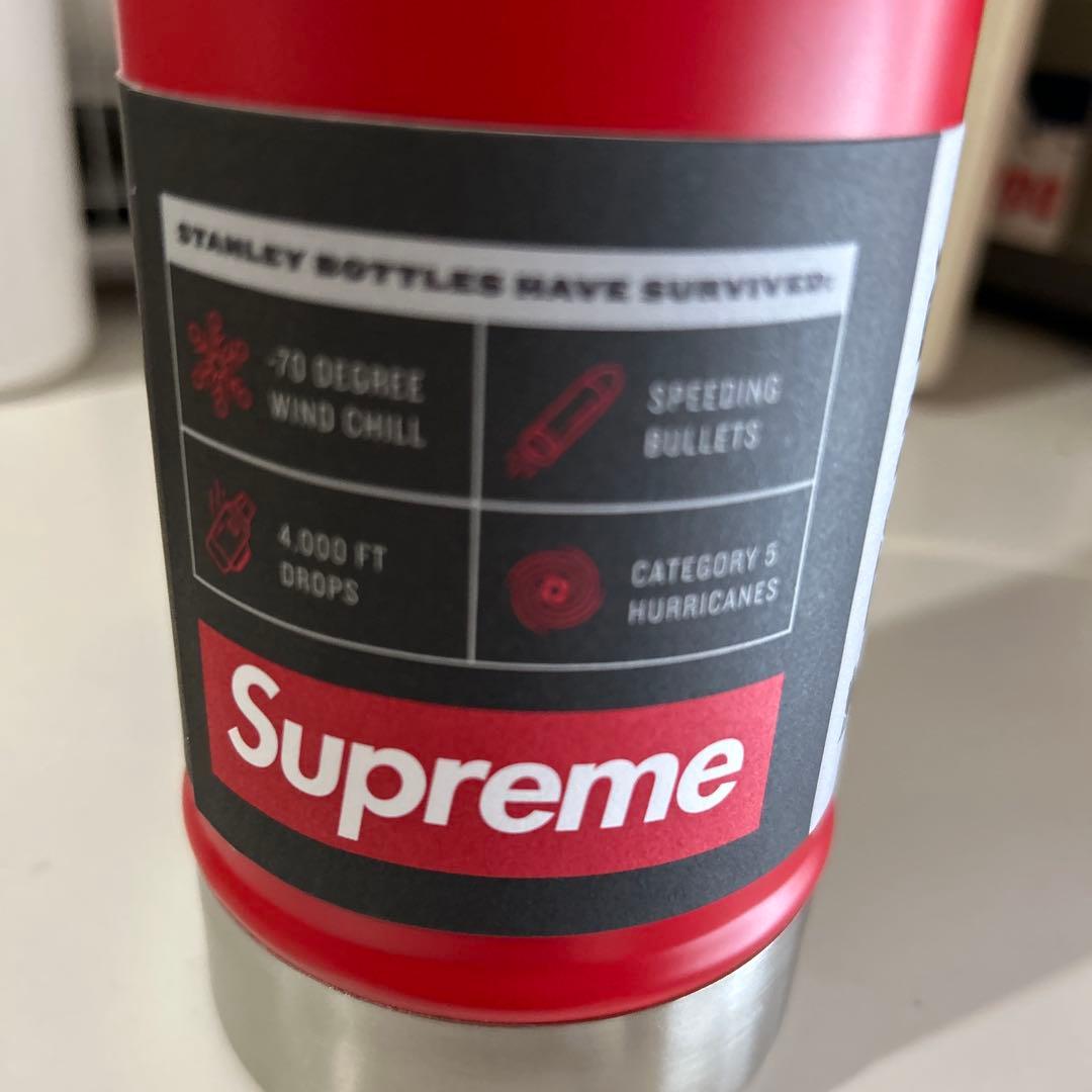 シュプリームSTANLEY CLASSIC BOTTLE 20OZ レッド
