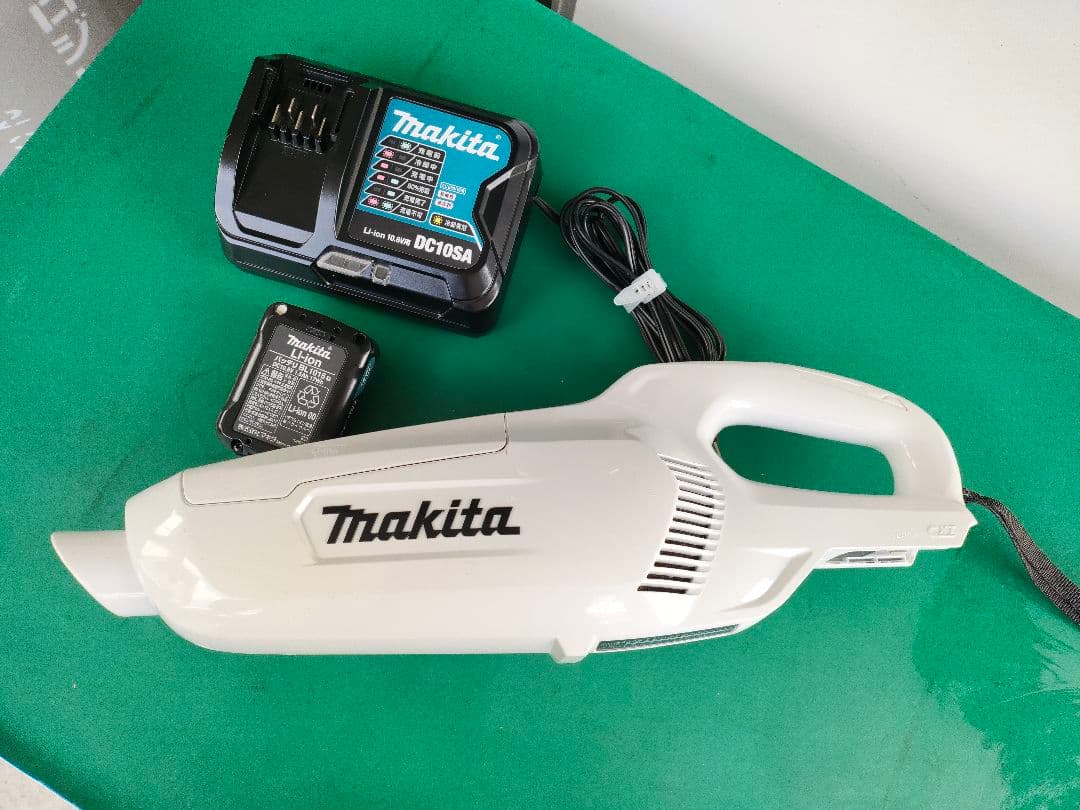 Y*S様 Makita CL107FD ハンディクリーナー 本体バッテリー 充電