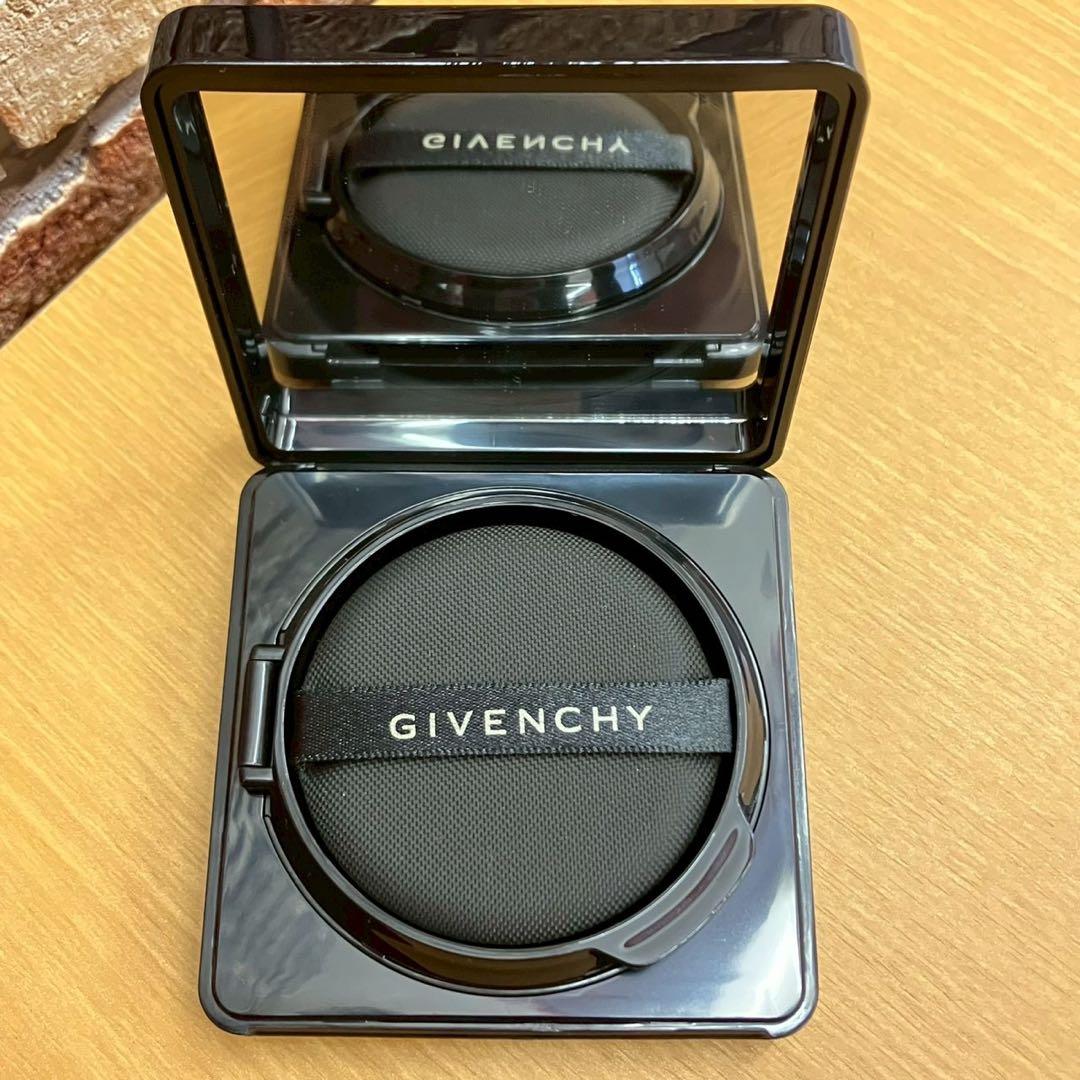 ☆ジバンシィ　ソワンノワール　UVコンパクト　12g