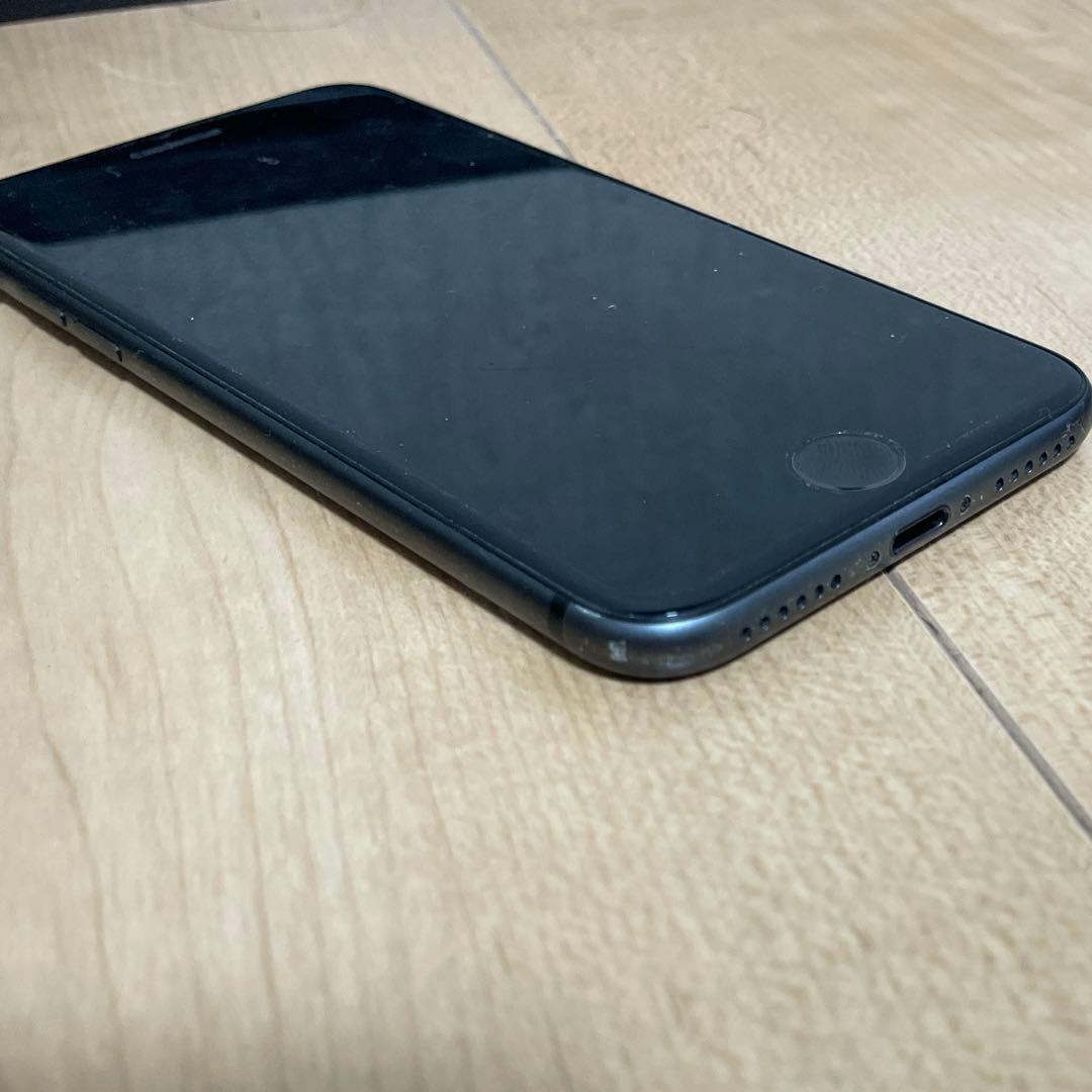 iPhone 8本体 + ケース多数　ジャンク扱い