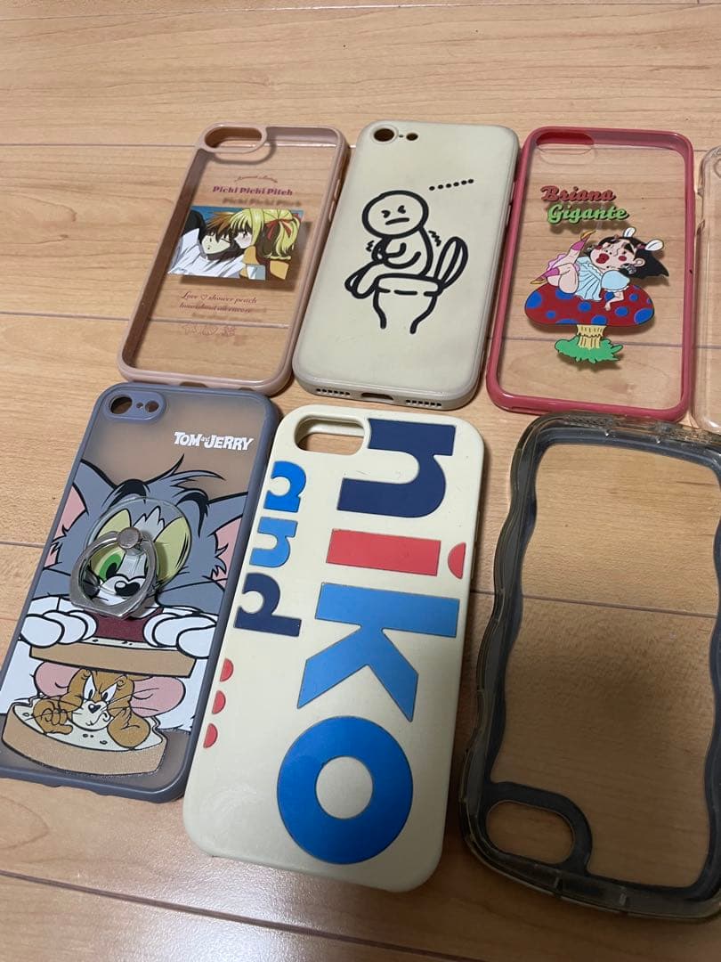 iPhone 8本体 + ケース多数　ジャンク扱い