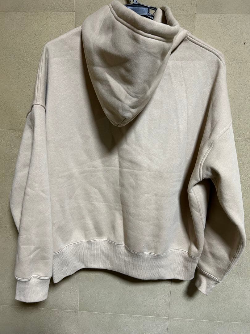 トーマスマグパイ　intoxic数量限定パーカー