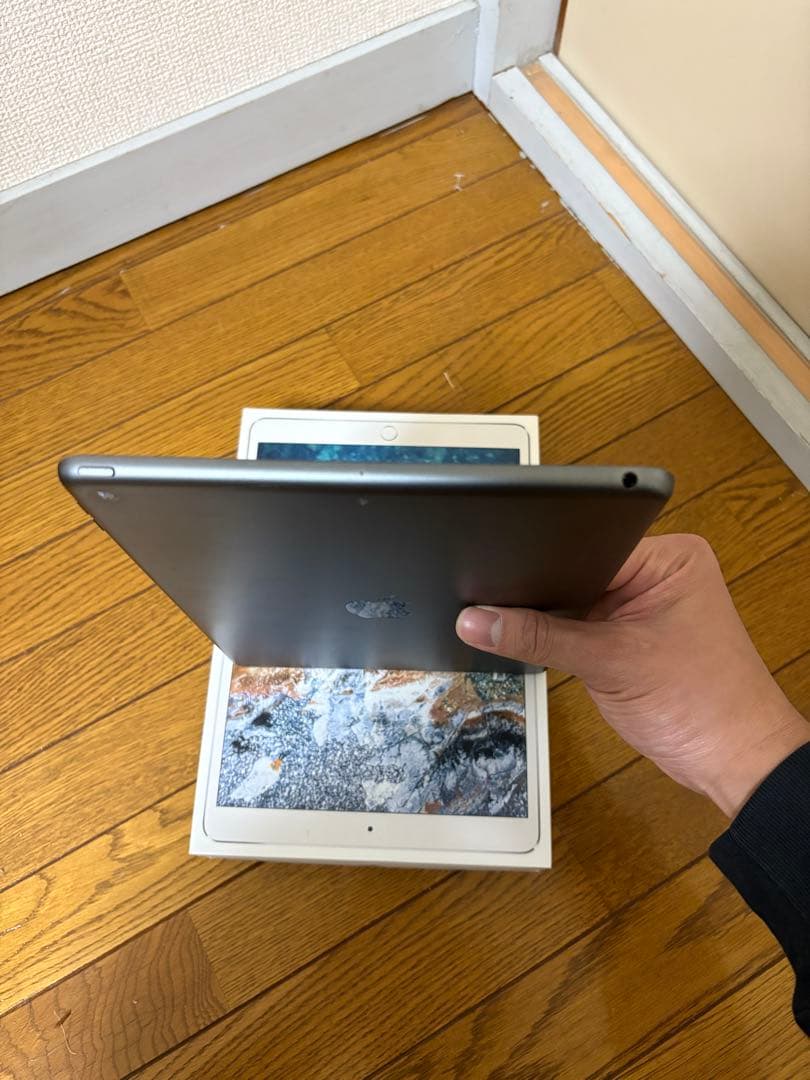 Apple Ipad 第8世代 32GB バテッリー容量96%