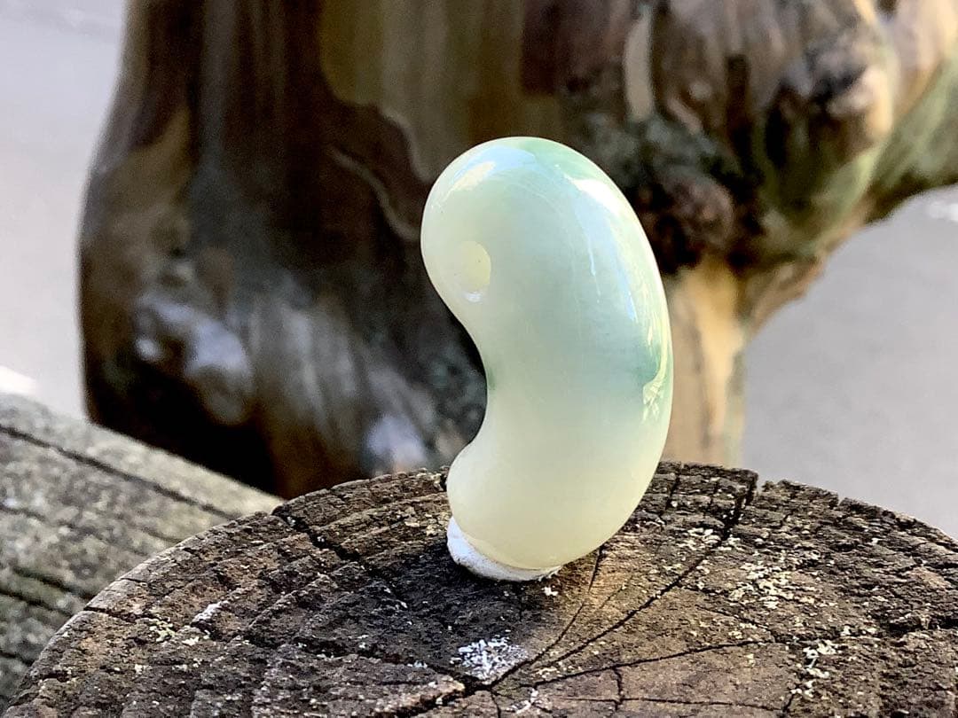 ⭕️最低12万円します糸魚川翡翠勾玉　お身近に天然石パワーを感じてください　鑑別付