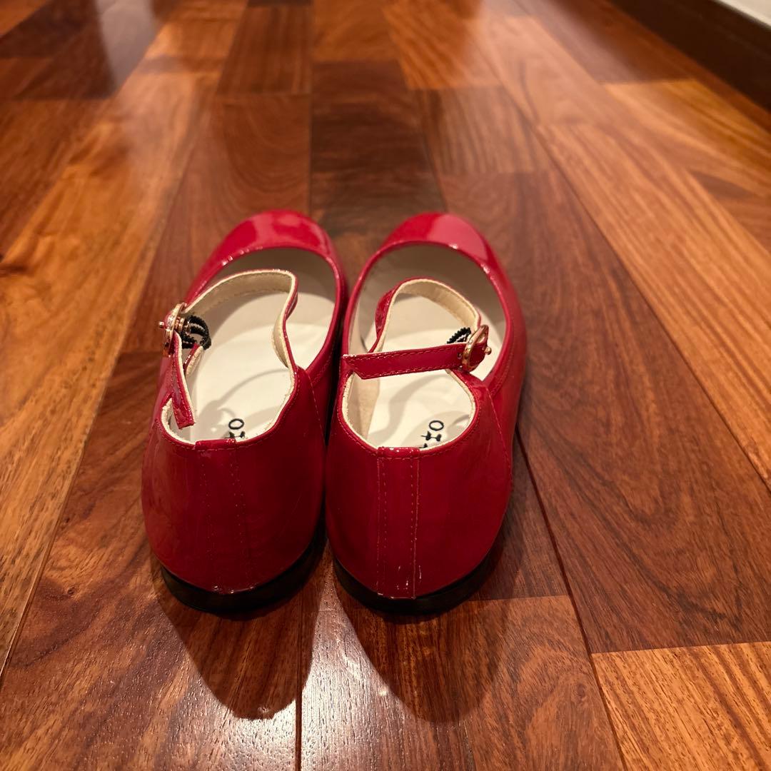 repetto レッド フラットシューズ ストラップ付き