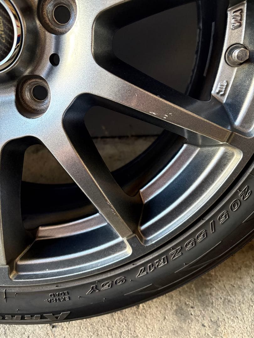 17インチ　タイヤ、ホイール4本セット