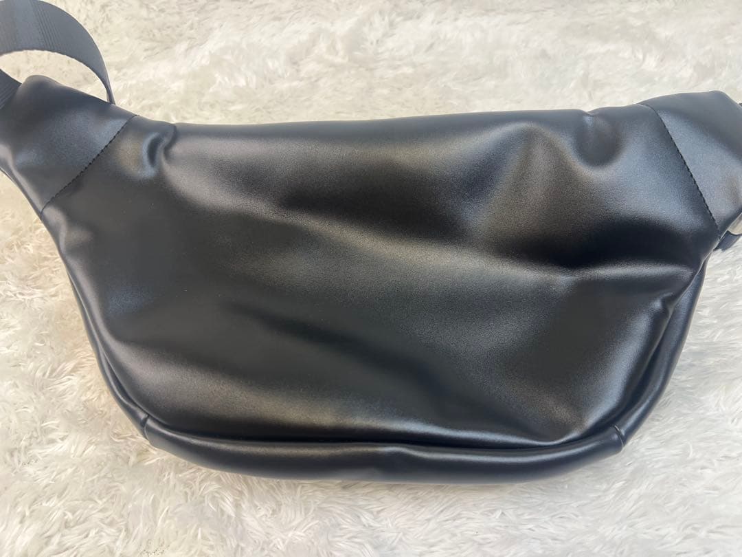 【MARY QUANT】エポビジューデイジーポイントボディバック