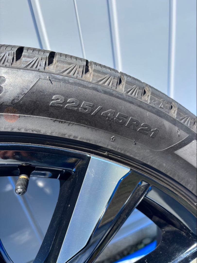 トヨタクラウンクロスオーバー 美品中古スタッドレスタイヤホイール4本セット