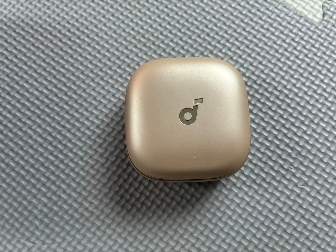 美品　soundcore Liberty 5 シャンパンゴールド