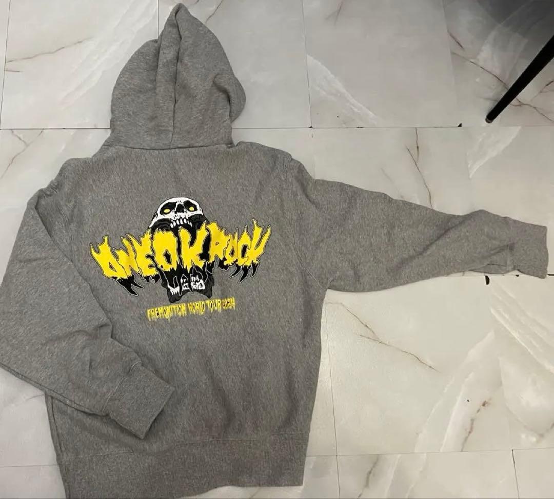 ※こん　【ワンオク】ONE OK ROCK 2024 パーカー　グレー　M