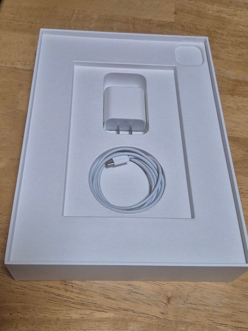 【美品·おまけ付】バッテリー100% iPadPRO11インチWi-Fi第3世代