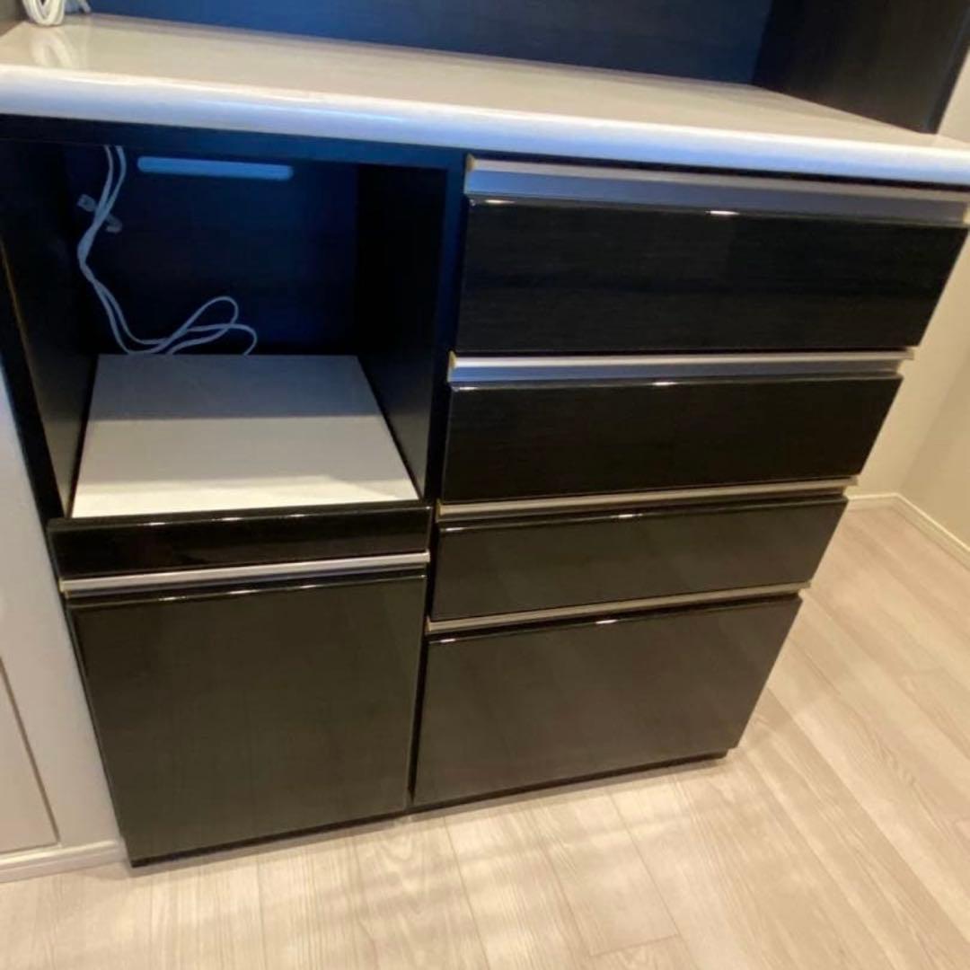 【ニトリ】黒の木製食器棚・キッチンカウンター