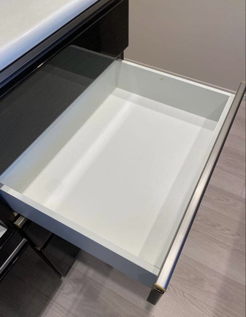 【ニトリ】黒の木製食器棚・キッチンカウンター