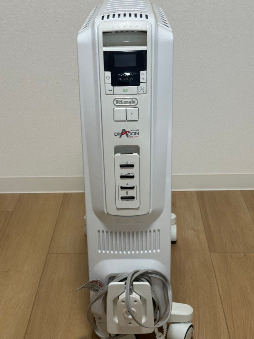 DeLonghi Dragon デジタルオイルヒーター 白
