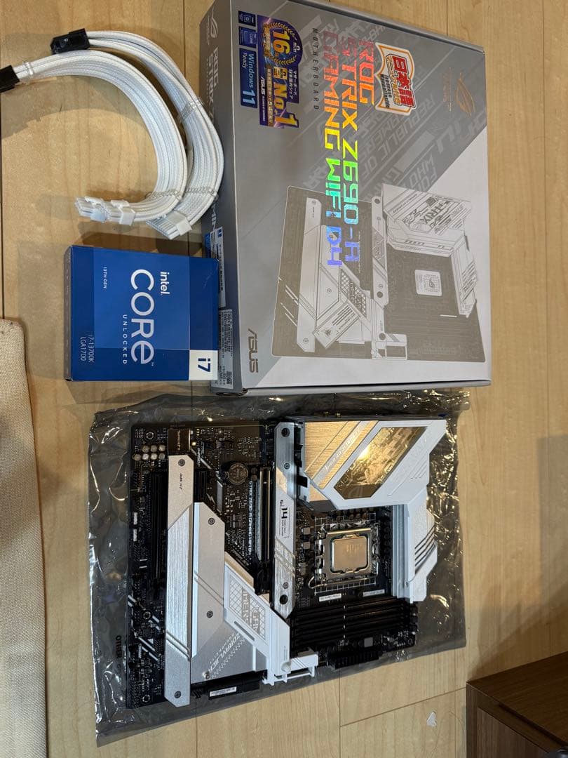 Intel Core i7 13700k と対応マザーボードのセット