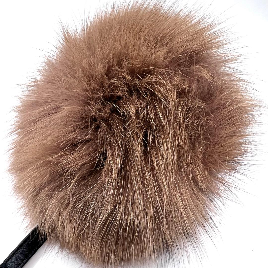 【極美品】FENDI フェンディ フォックスファー ポンポンチャーム