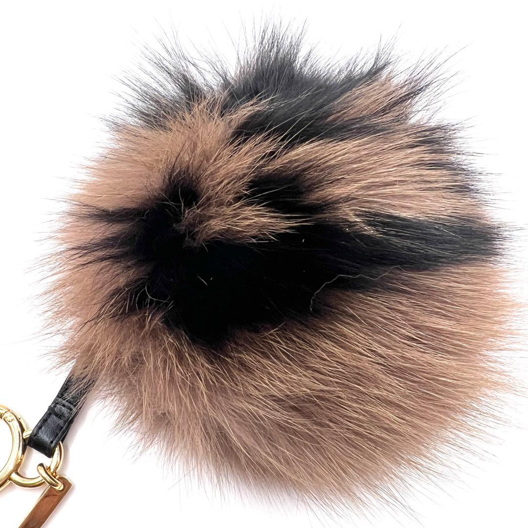 【極美品】FENDI フェンディ フォックスファー ポンポンチャーム