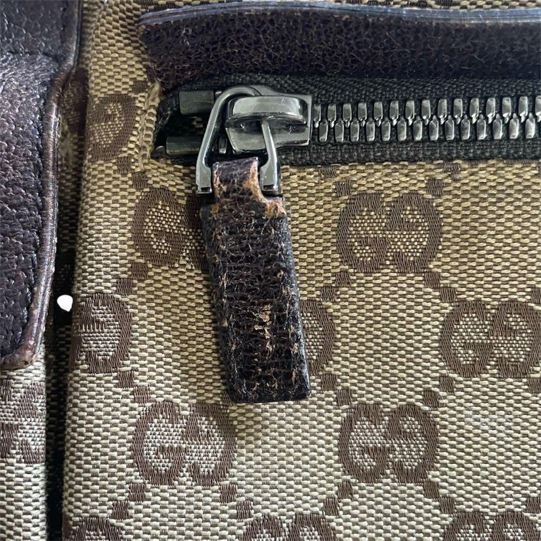 グッチ　ロゴ型押し　GGキャンバス ボディバッグ　ウエストポーチ