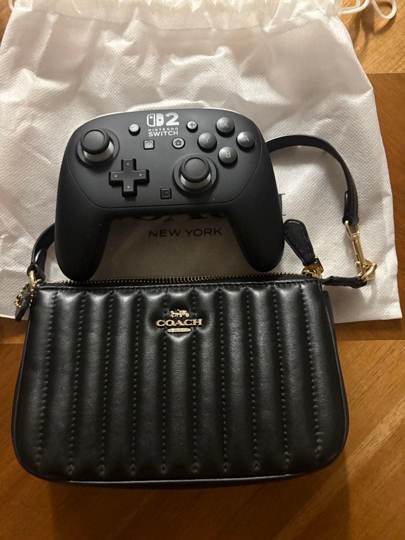 COACH ブラック キルティング ハンドバッグ