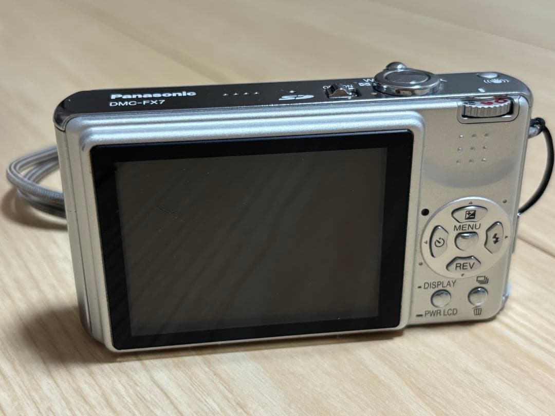Panasonic DMC-FX7 コンパクトデジタルカメラ シルバー