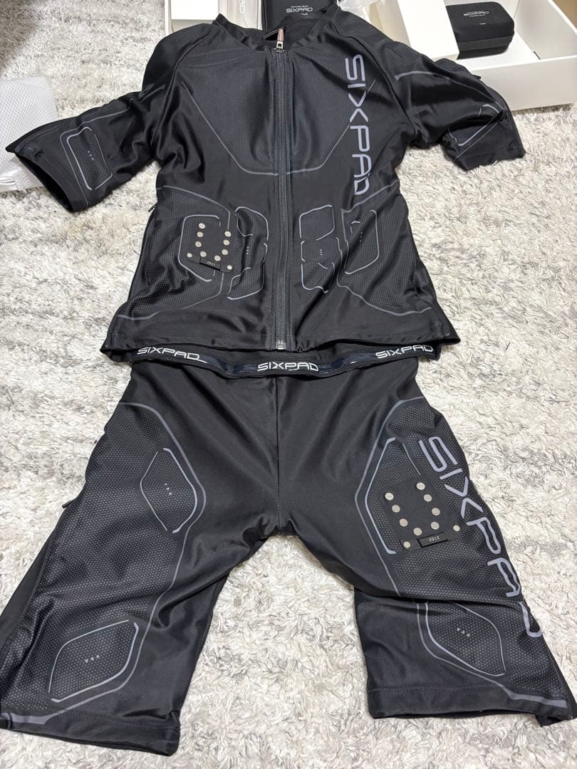 SIXPAD Powersuit EMSトレーニングスーツ