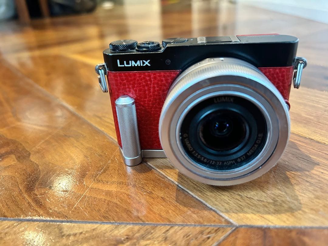 DMC-GM5 レッド12-32mm 純正別売ハンドグリップ付 EVF搭載