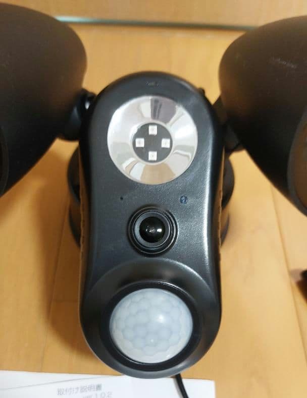 ダイトク ワイヤレスセンサーライト付き防犯カメラ GS-SLC01